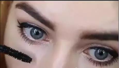 有闭口痘痘化的妆,脸上有粉刺痘痘怎么化底妆