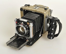 稀缺而珍贵泛滥而廉价,泛滥的感情不珍贵