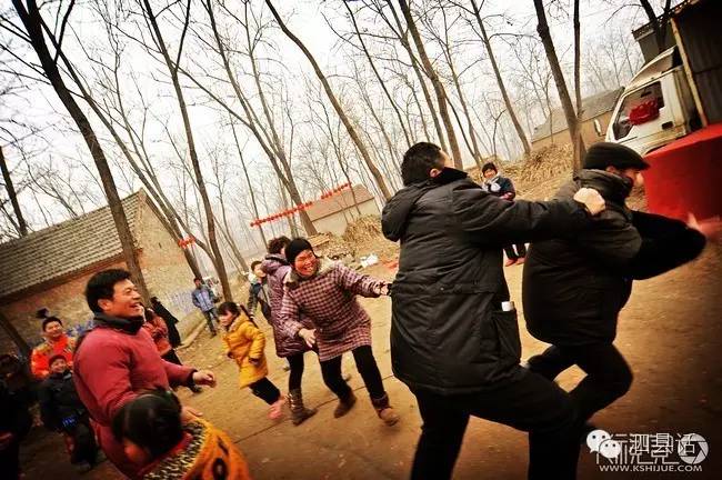 农村办婚礼拱门视频,婚礼在农村办好还是酒店好