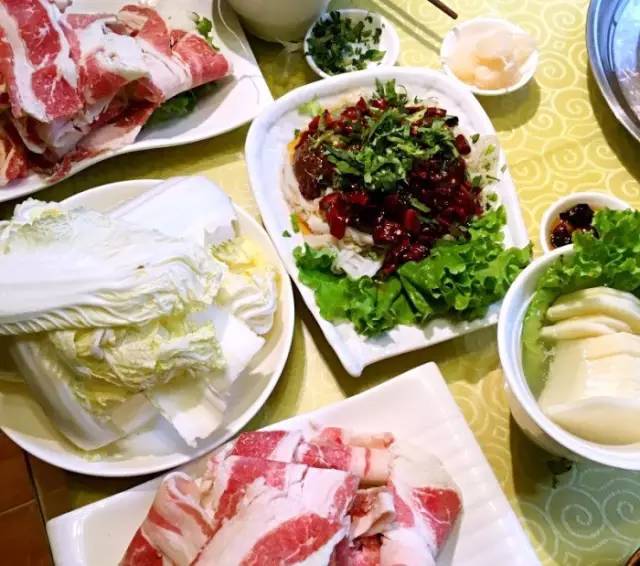 西安顺城巷附近有什么好玩的地方,西安顺城巷小吃街