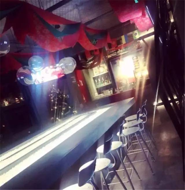 西安顺城巷附近有什么好玩的地方,西安顺城巷小吃街