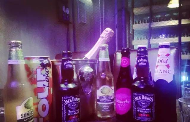 西安顺城巷附近有什么好玩的地方,西安顺城巷小吃街