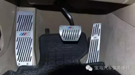 宝马x1跑100码踩油门抖动,宝马踩油门反应慢的原因分析