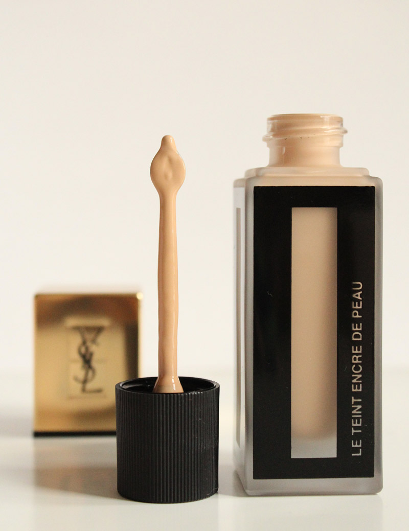 圣罗兰粉底液女神逆龄粉底液色号,圣罗兰羽毛粉底br20测评