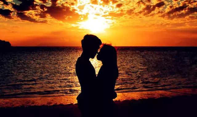 《西海情歌》背后的爱情故事,揭秘《西海情歌》背后的爱情故事