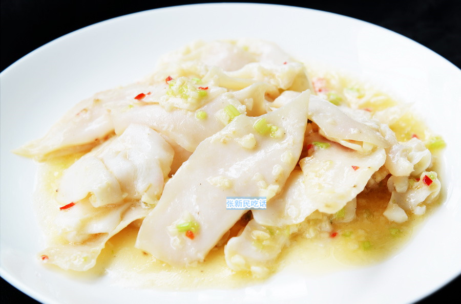 红螺也叫椰子涡螺，潮州旧志称其“壳红肉劲”，很考较厨师的工夫