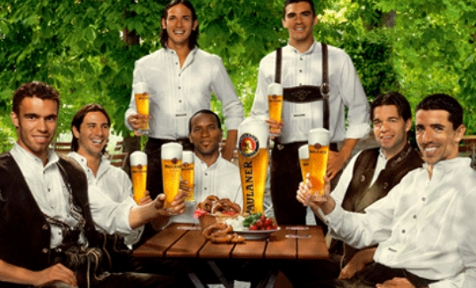 球迷看国足喝酒,适合世界杯看球氛围的几款啤酒