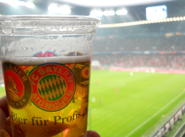 球迷看国足喝酒,适合世界杯看球氛围的几款啤酒