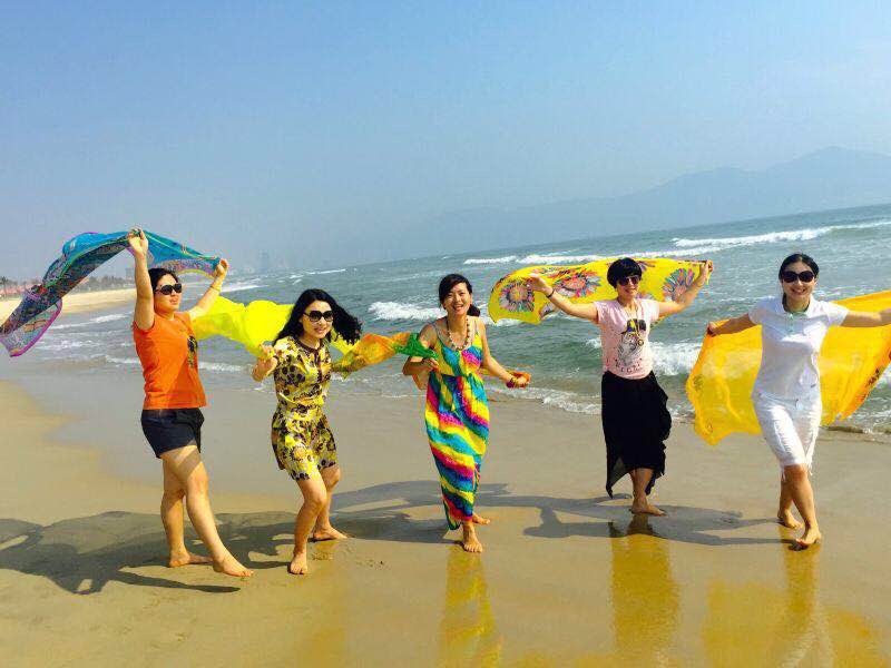 认错人的尴尬经历,打招呼认错人如何化解尴尬