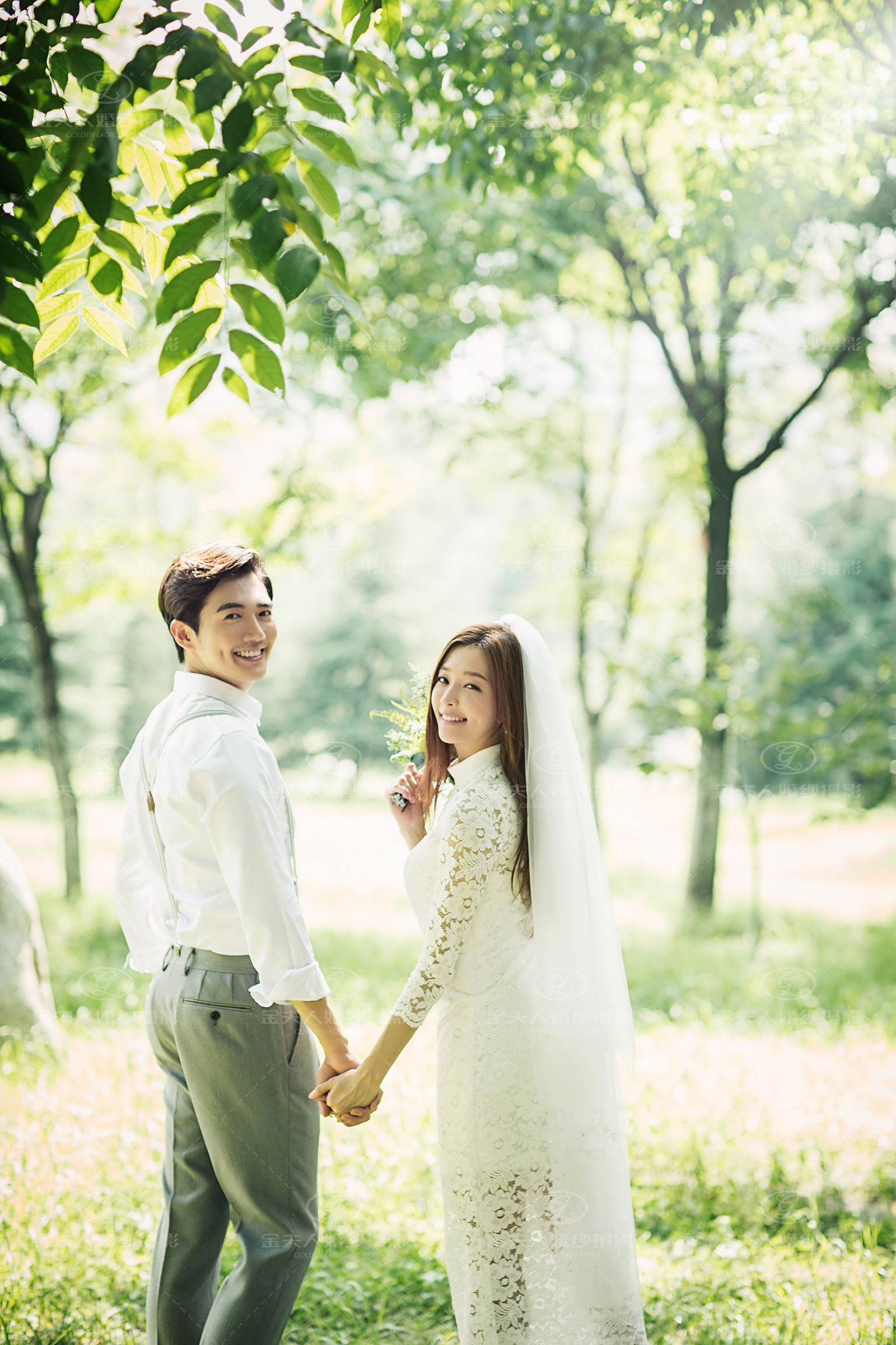 婚纱照姿势和表情大全,学习海边拍婚纱照姿势