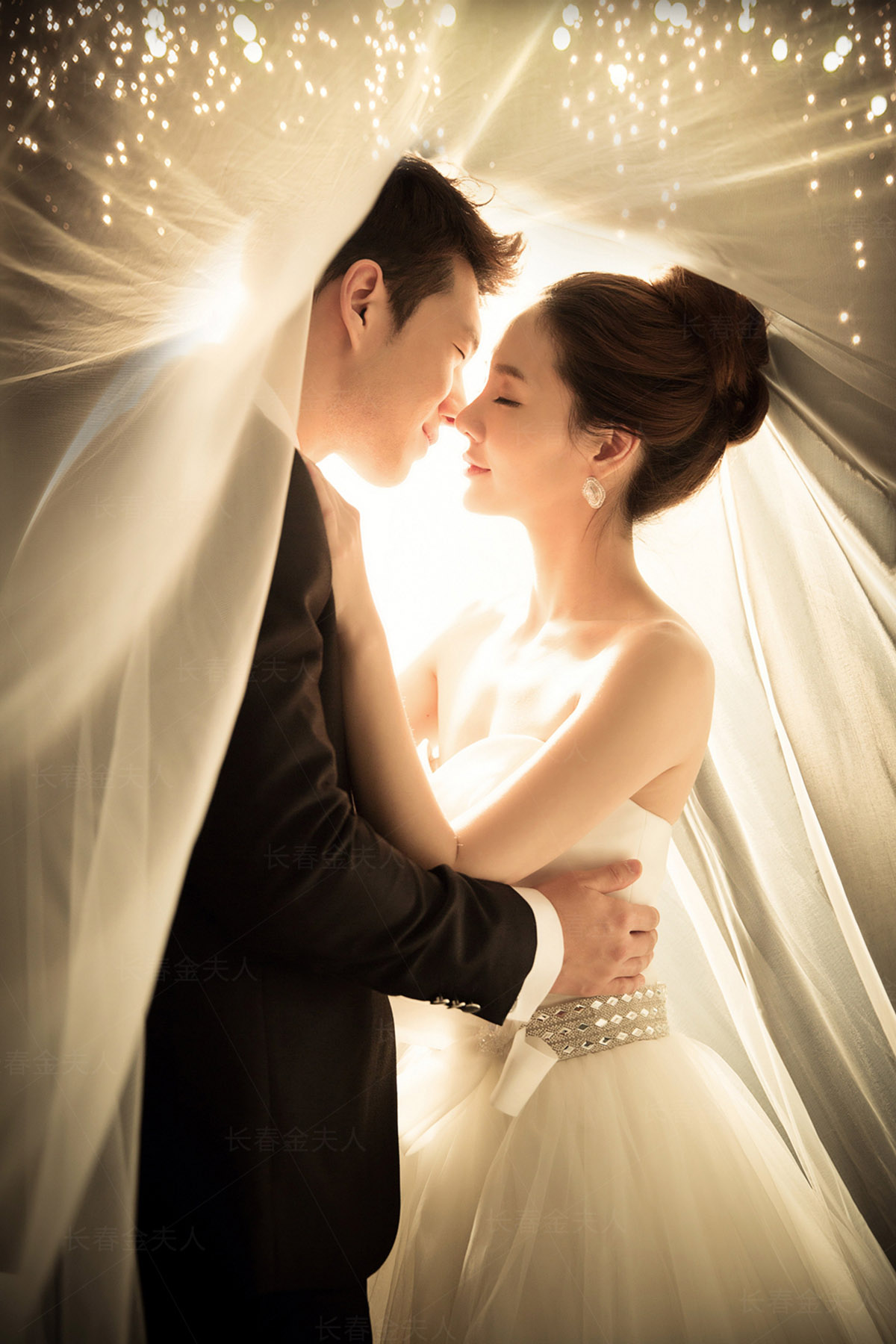 婚纱照姿势和表情大全,学习海边拍婚纱照姿势