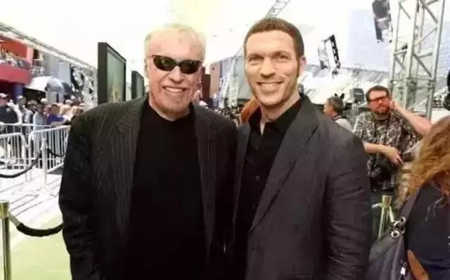 拒绝斯坦福offer，放弃百亿家产，靠捏泥成为霸道总裁！