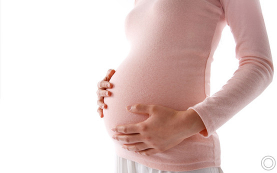 13岁女孩怀孕36周，父母知道后竟做出这样反应