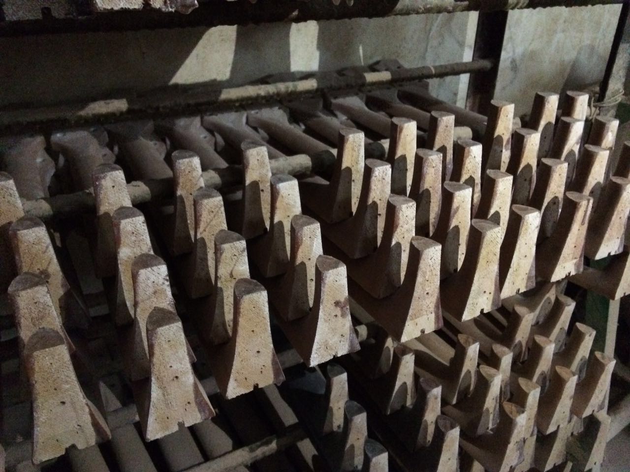 （多图）你很难猜到做一把普通木吉他居然要......