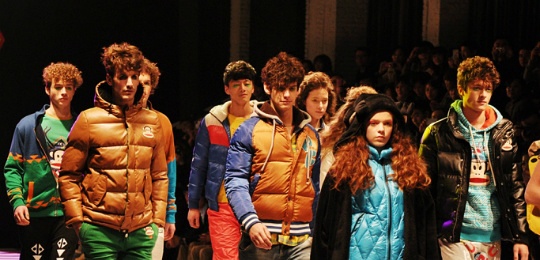 满城尽是狗头金,满城尽是大闸蟹