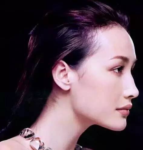 天惹噜姑娘们的混血妆已经登峰造极到这种地步了！