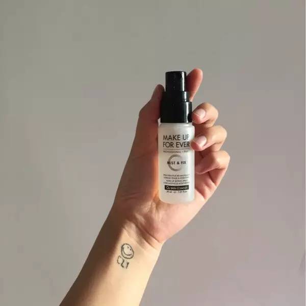 天惹噜姑娘们的混血妆已经登峰造极到这种地步了！