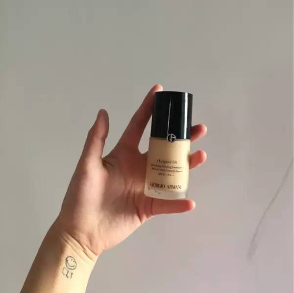 天惹噜姑娘们的混血妆已经登峰造极到这种地步了！