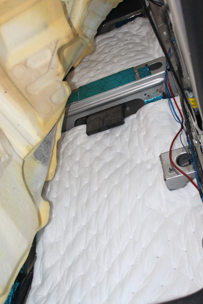 荣威550车底隔音隔热海绵垫,荣威550隔音改装案例