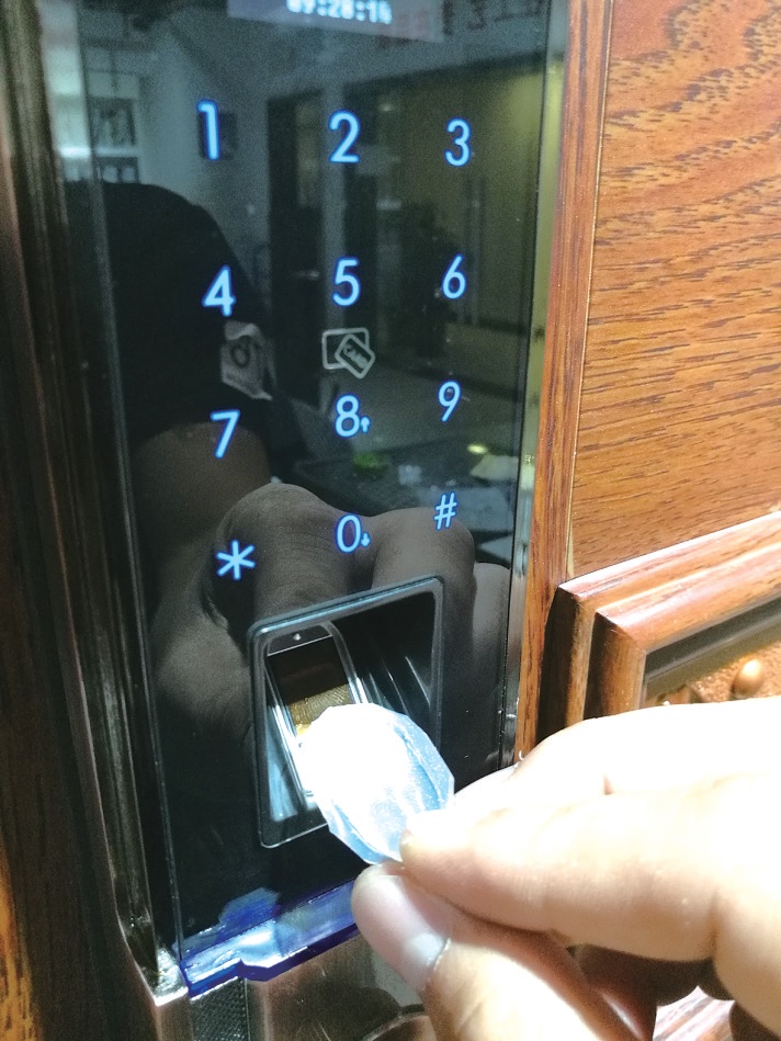 自制假指纹锁安全吗,人造指模能解锁指纹锁吗