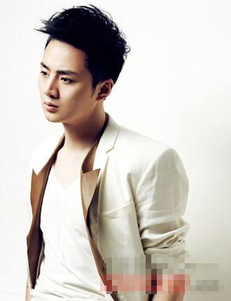 男生发型推荐清爽短发烫发,男生中短发烫发发型推荐