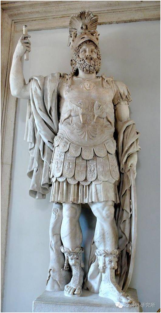 竟然有奶头和肚脐！源自古希腊的肌肉甲