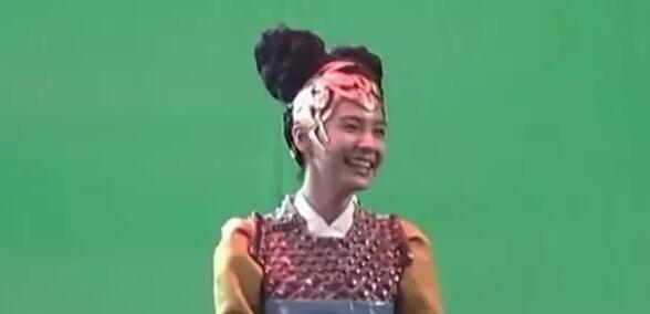 看完前面的各种毁三观，发现范冰冰伸舌撩，简直是突破了天际！