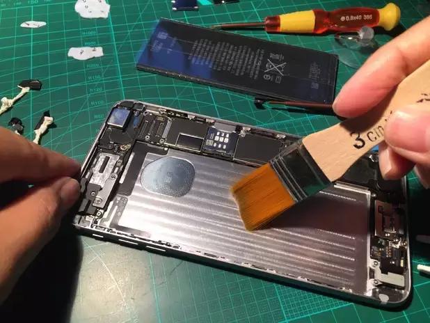 给苹果6s换4000毫安电池,iphone6plus更换电池