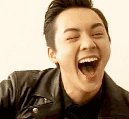 吃了一只大闸蟹的美女被新浪等各大媒体封为“螃蟹女神”