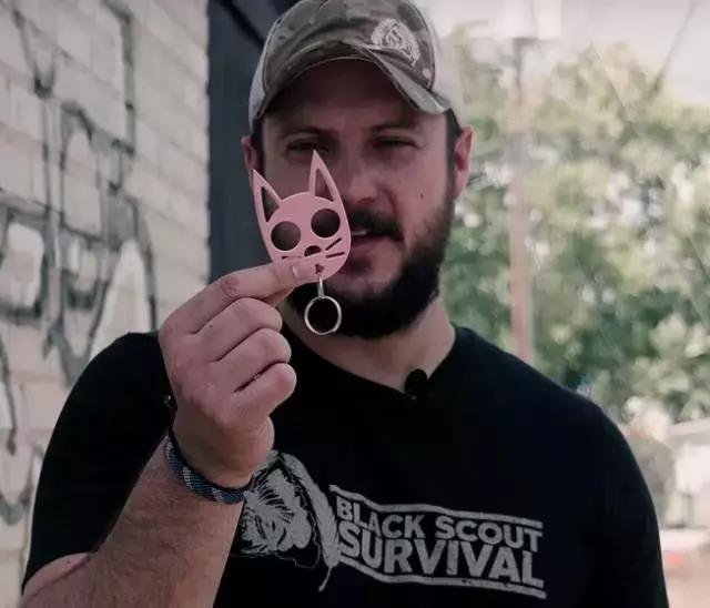 超模gigi防身,超模Gigi因携带大麻被抓