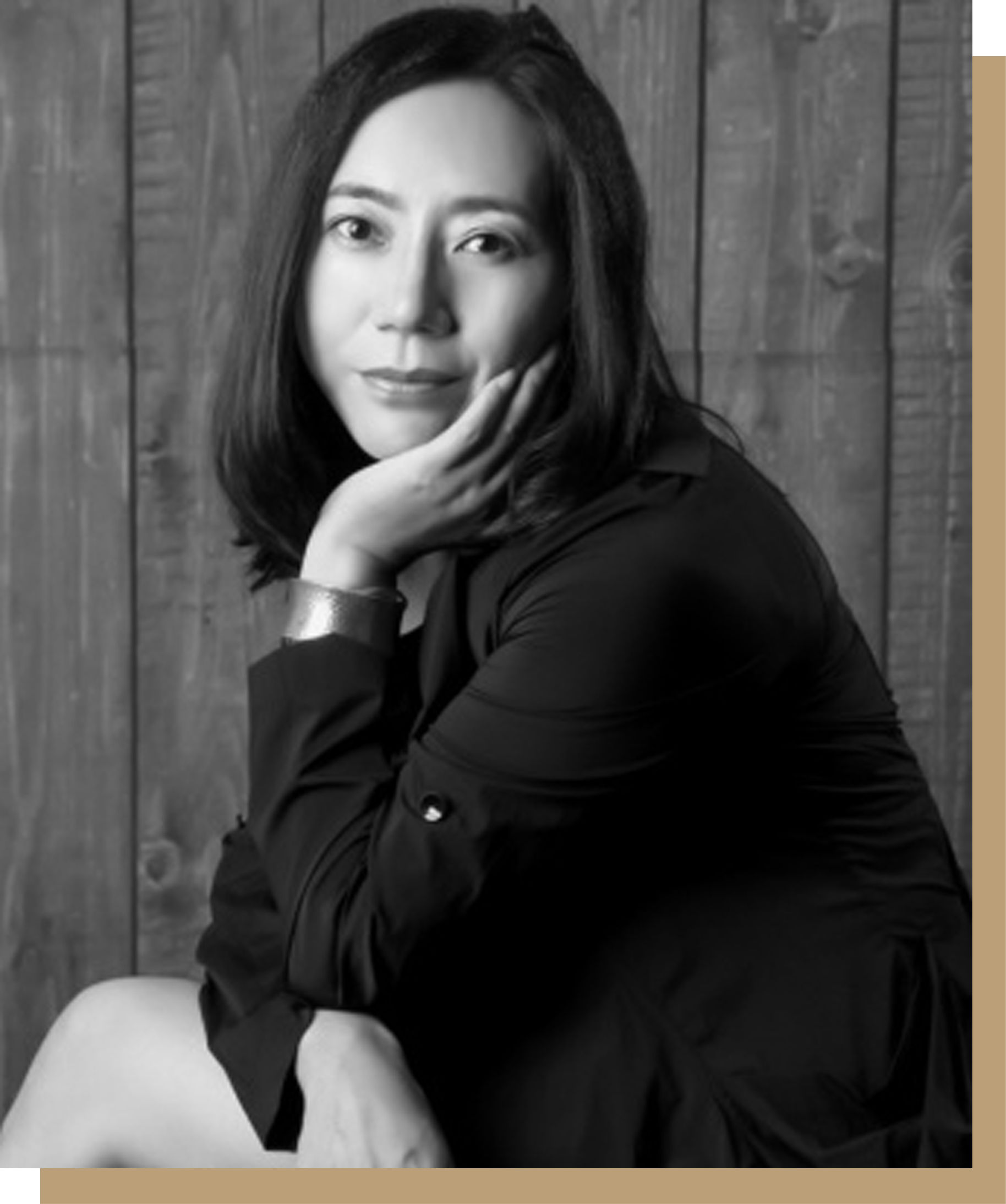 逸成天创李秋+用自己的语言传播民族精神