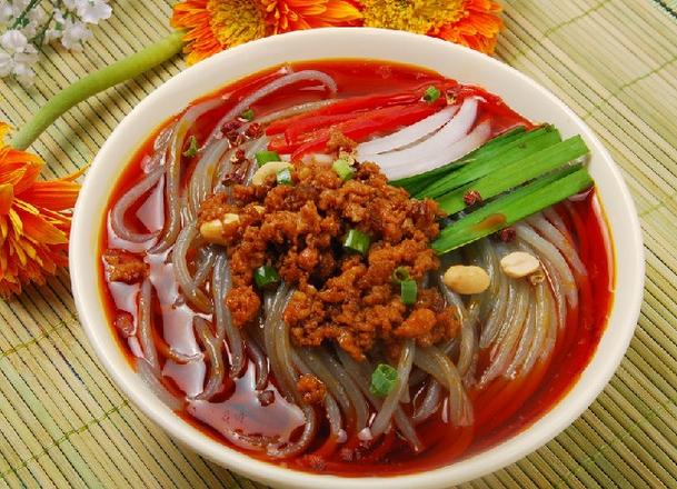 重庆酸辣粉制作过程,正宗重庆酸辣粉去哪培训好