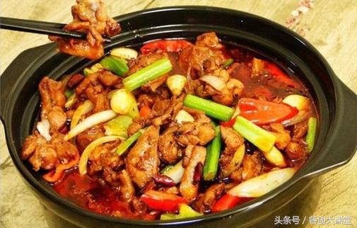 重庆鸡公煲年赚三十万,开一家重庆鸡公煲一年赚多少