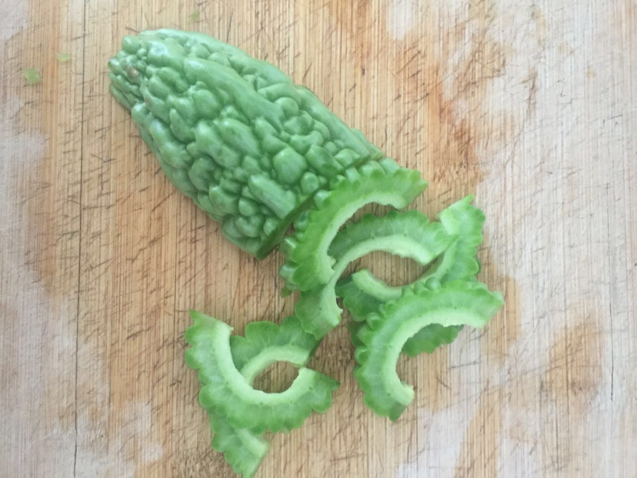 苦瓜的小妙用,苦瓜治痔疮是真的吗