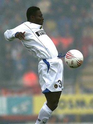 国足那么臭，还不如看看这些球场上的活宝呢！（爆笑）