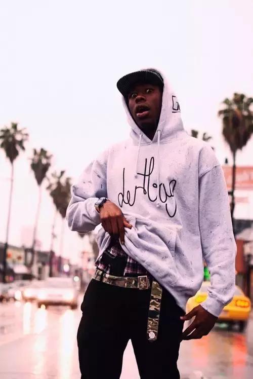 这些潮牌你认识吗街头采访,美国流行十大潮牌