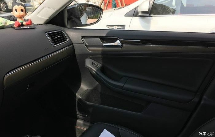 速腾大气稳重,速腾25周年纪念版