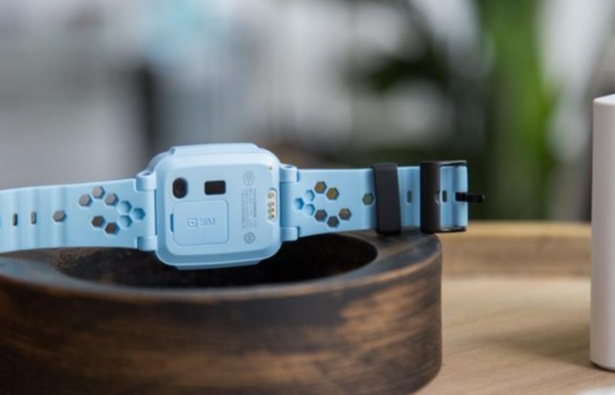 开箱小天才y03电话手表,小天才电话手表y03开箱测试