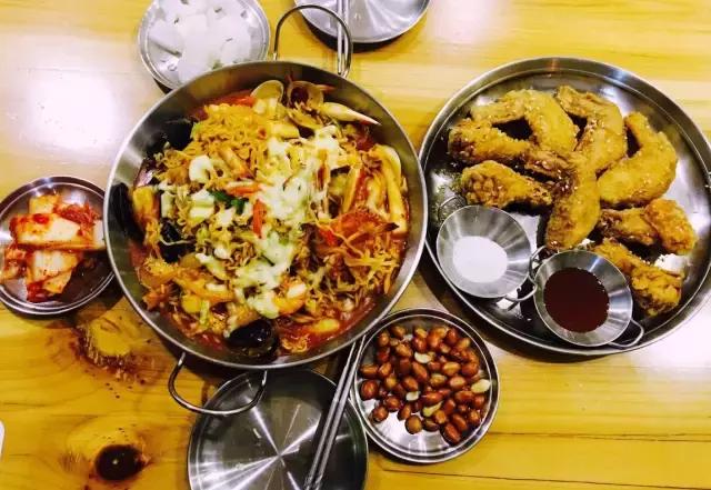 韩国网红炸鸡店,韩国网红同款炸鸡