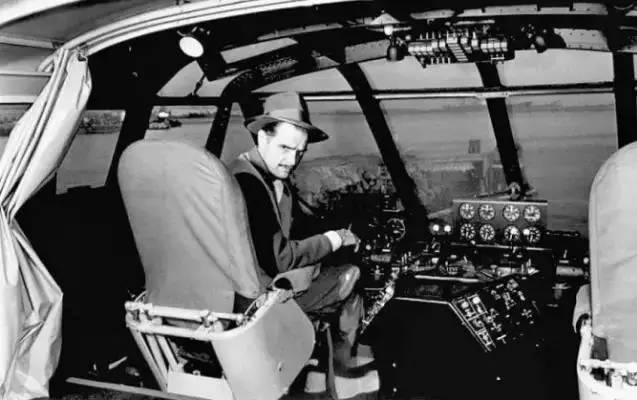 霍华德休斯thewayoffuture,霍华德休斯有多败家