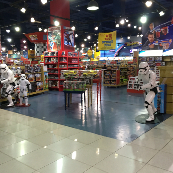 家记忆|迪拜MALL在孩子眼里的豪华:一望无际的玩具世界啊