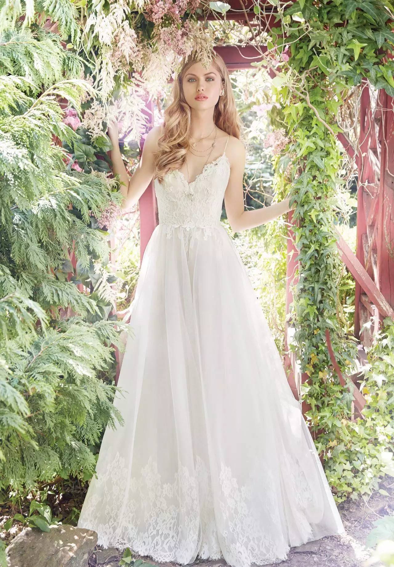 气质美女唯美梦幻婚纱,世界最美的顶级婚纱