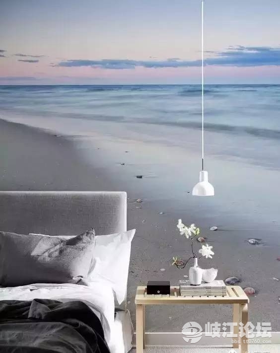 嫌白墙单调,家里墙壁太单调就试试贴点墙纸