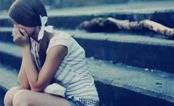 我永远也无法忘记把我拖进玉米地的那张脸！