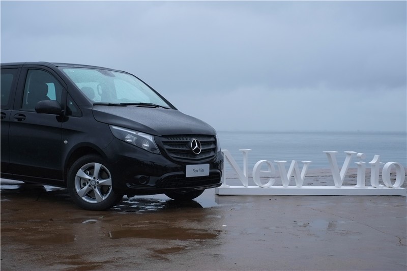 梅赛德斯奔驰威霆mpv,试驾20款奔驰威霆7座商务mpv