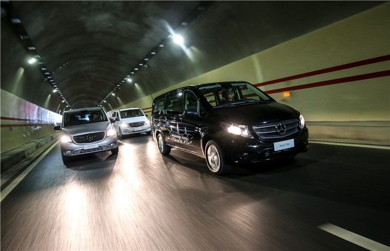 梅赛德斯奔驰威霆mpv,试驾20款奔驰威霆7座商务mpv
