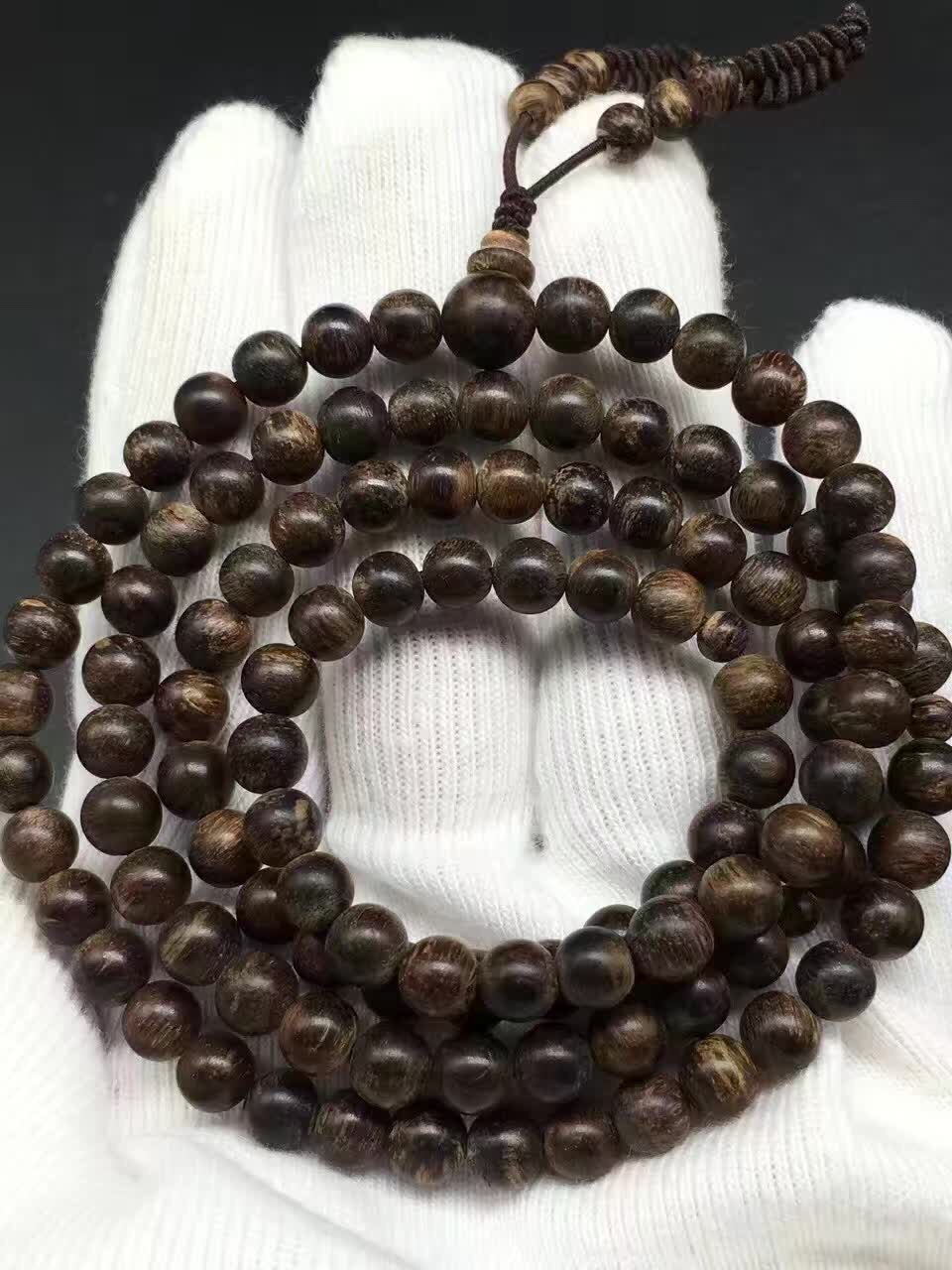 富二代为淘美女欢心,花80买一克奇楠沉香,美女看到当场说分手