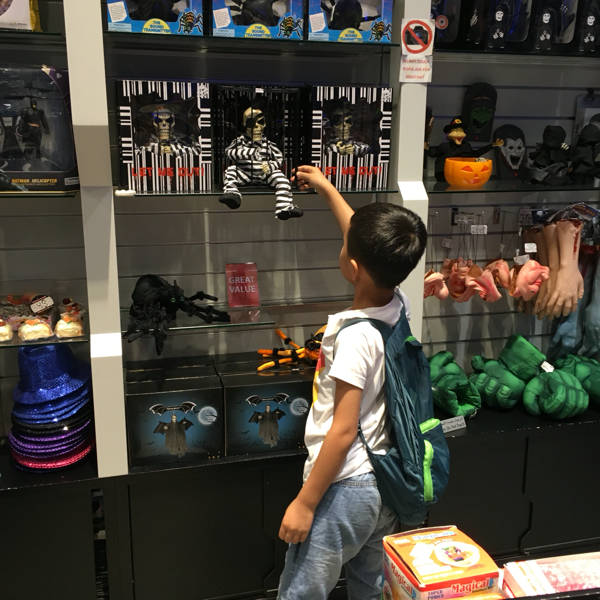 家记忆|迪拜MALL在孩子眼里的豪华:一望无际的玩具世界啊