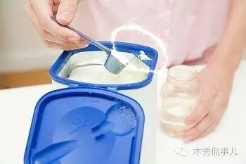 奶粉冲不对,你冲奶粉的做法对了吗