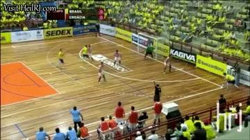 法尔考足球过人视频,室内足球皇帝法尔考